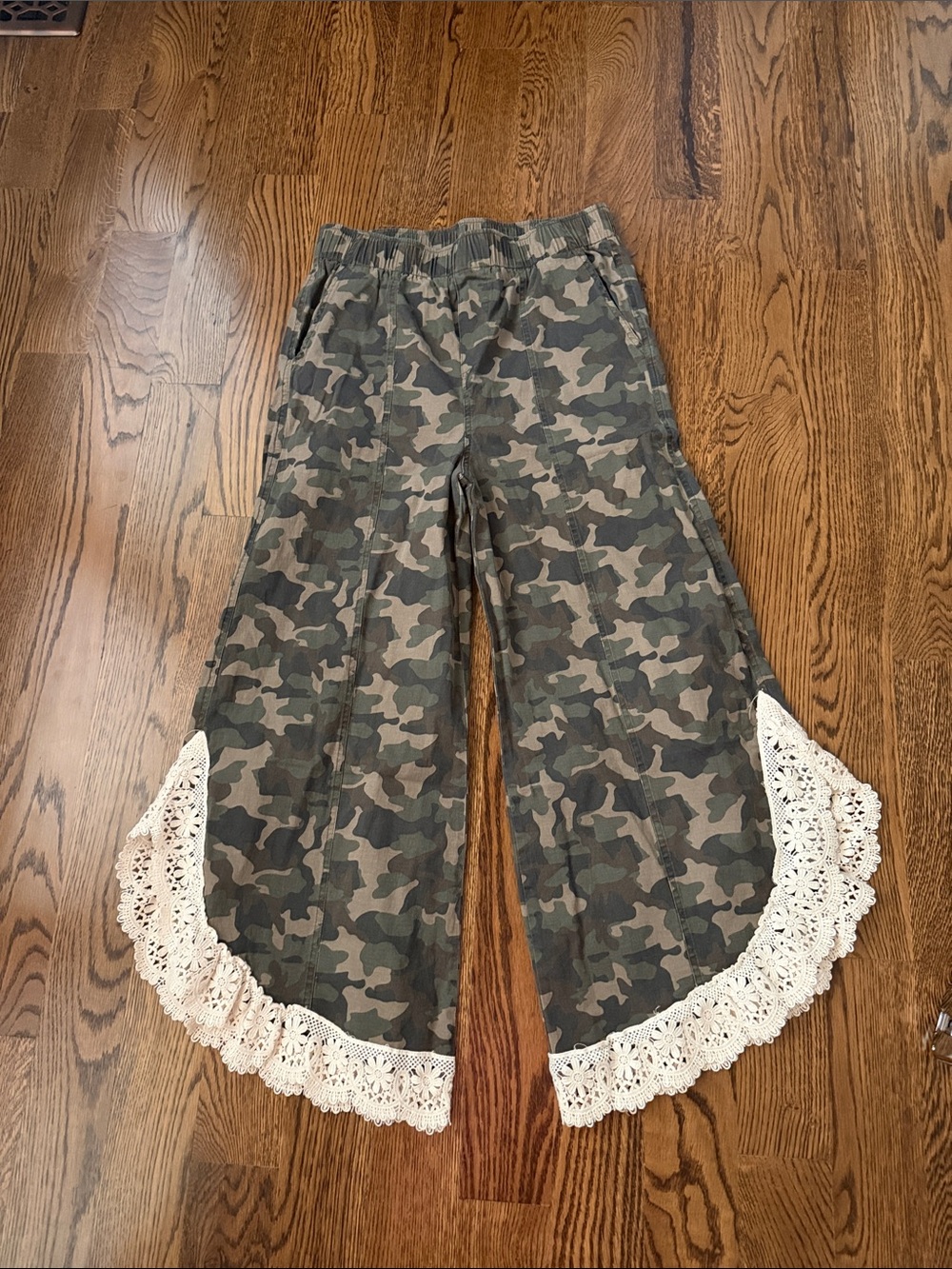 Lovlov camo cargo pants with crochet hem medium